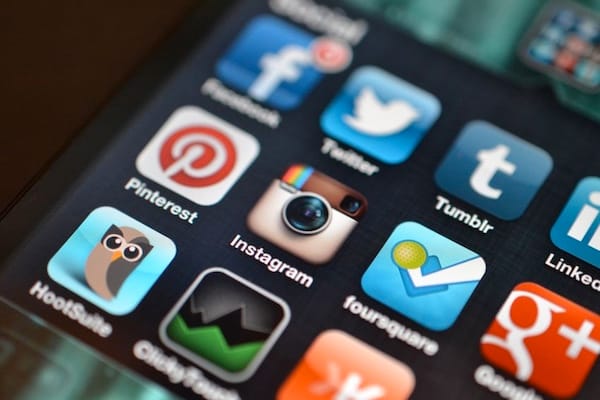 Social Media or Social Meddler? — a phone screen of social media apps